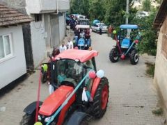 TRAKTÖRLERDEN SÜNNET KONVOYU…