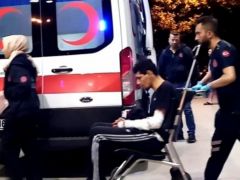 GENÇ KENDİNİ BIÇAKLADI!..