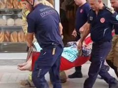 EVDE MAHSUR KALAN YAŞLI KADINI EKİPLER KURTARDI…