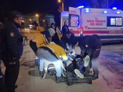 YOL KENARINDA HARAKETSİZ BULUNAN GENÇ HASTANEYE  KALDIRILDI!..