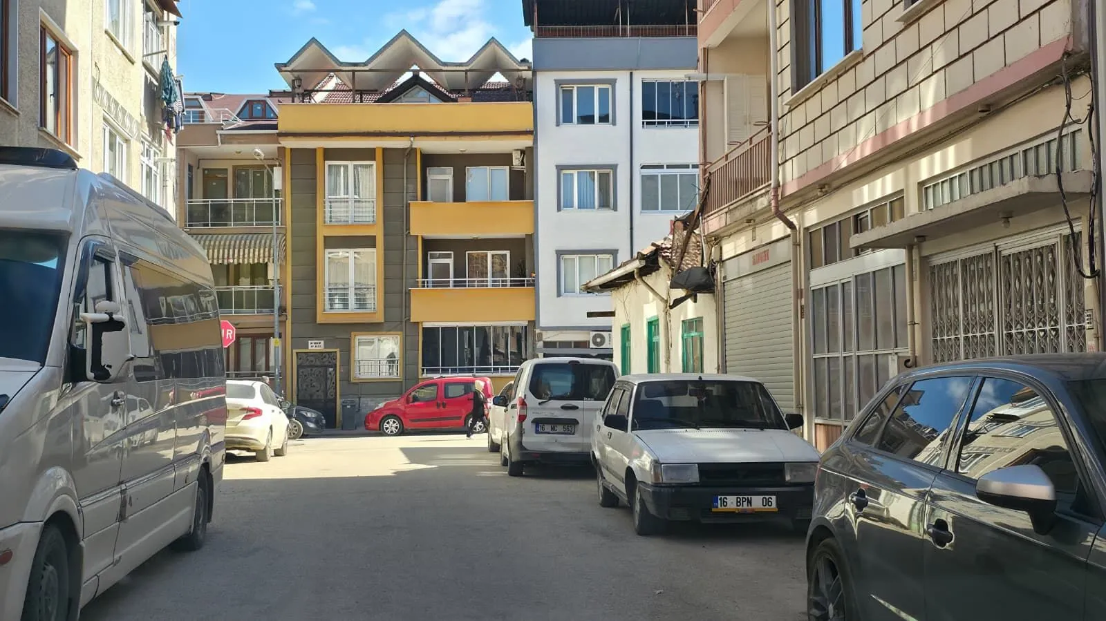 KAZARA ATEŞ ALAN KENDİ SİLAHI İLE BACAĞINDAN YARALANDI!..